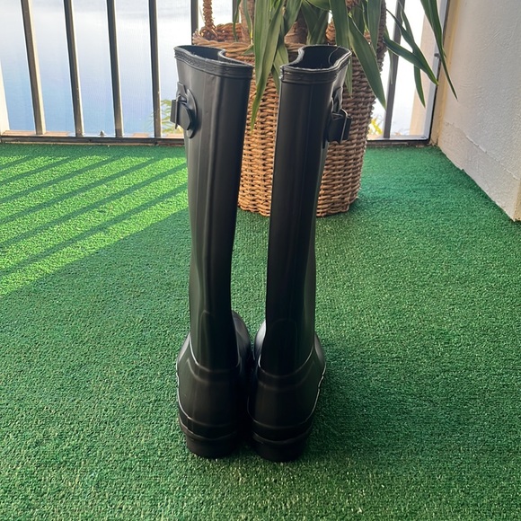 hunter rain boots size 8